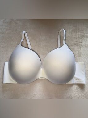 EUC Victoria's Secret Incredible Perfect Shape 38C